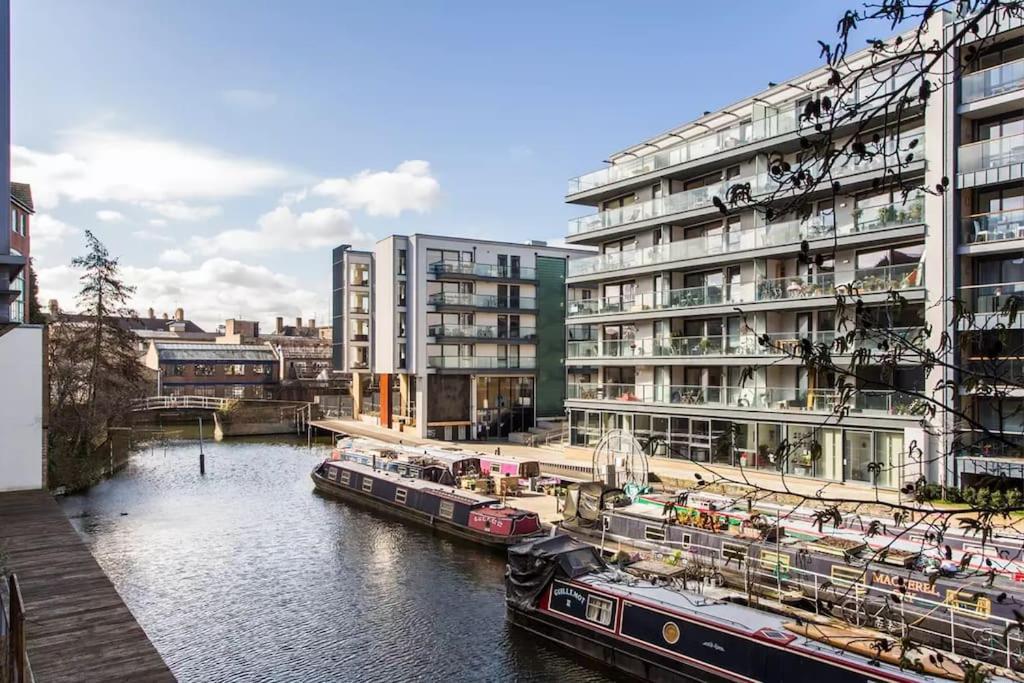 Canal-Side Apartment In Shoreditch Londýn Exteriér fotografie