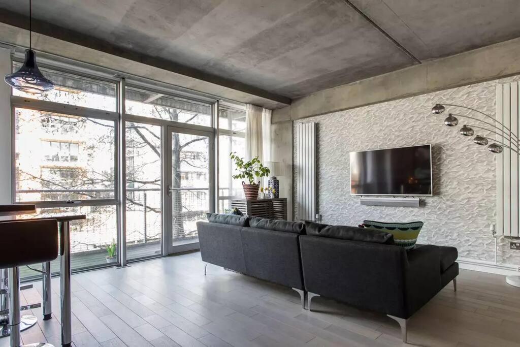 Canal-Side Apartment In Shoreditch Londýn Exteriér fotografie
