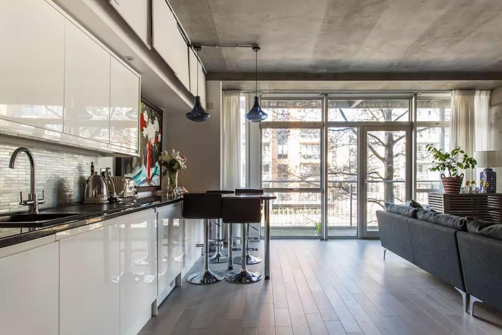 Canal-Side Apartment In Shoreditch Londýn Exteriér fotografie